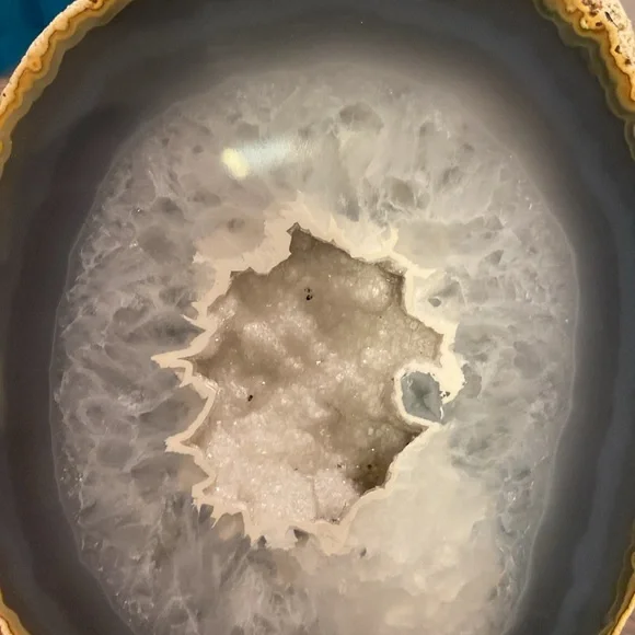 AGATE GEODE NATURAL STONE ON STAND - Picture 4 of 10